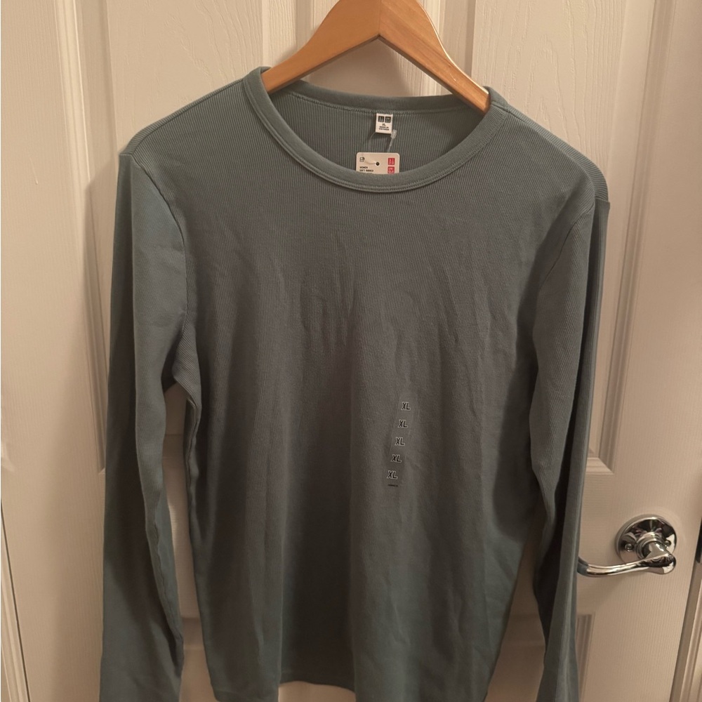 Uniqlo Light Blue Crew Neck Top